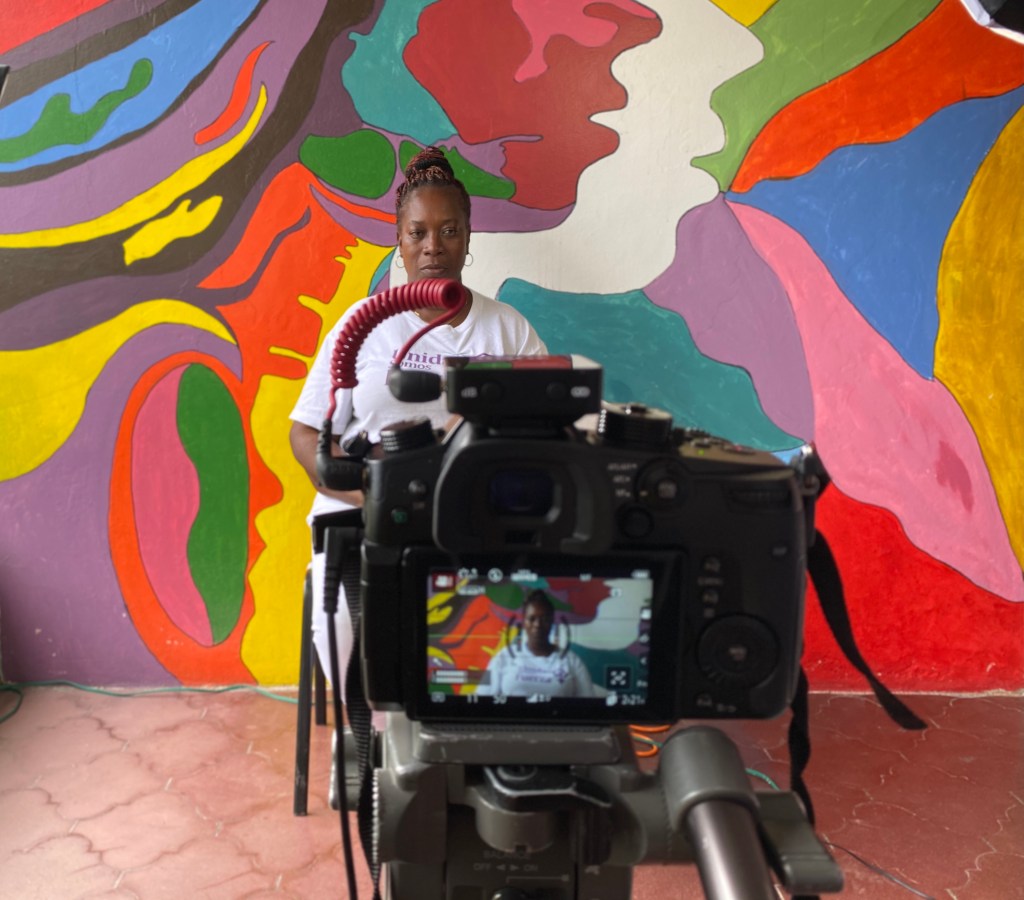 Imágenes de la entrevista con la líder garífuna Calixta Martínez. Foto: Dennis Arita.