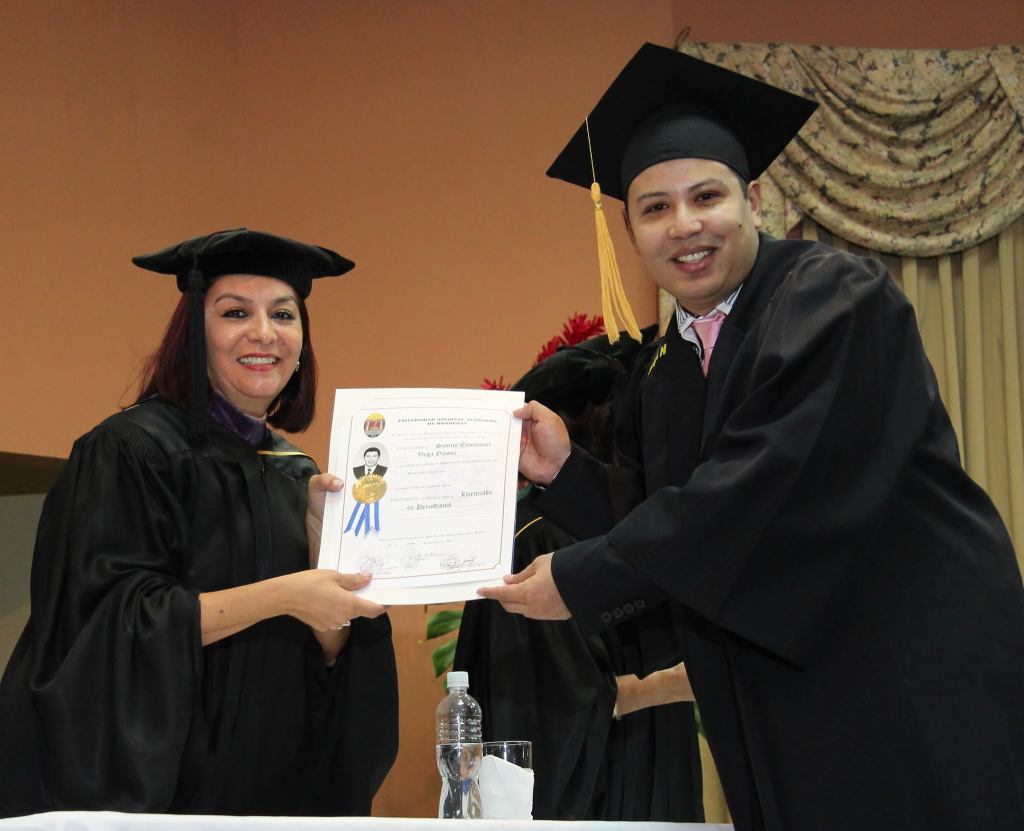 Sabino Gaméz en el Día de su graduación.