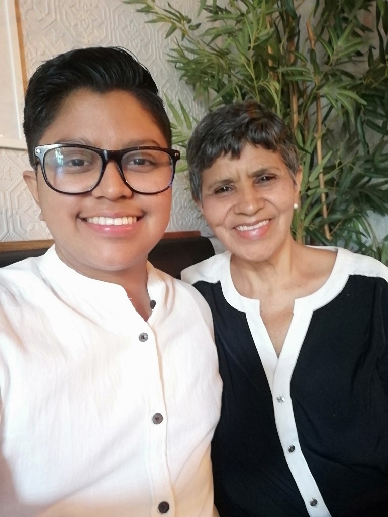 Nahil Zerón junto a su madre Ana Esther Flores (QDDG). Nahil Zerón junto a su madre Ana Esther Flores (QDDG).