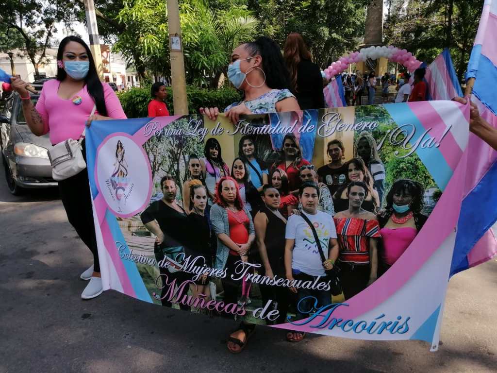 La organización Muñecas de Arcoiris pidió ley de identidad de género en Honduras. 