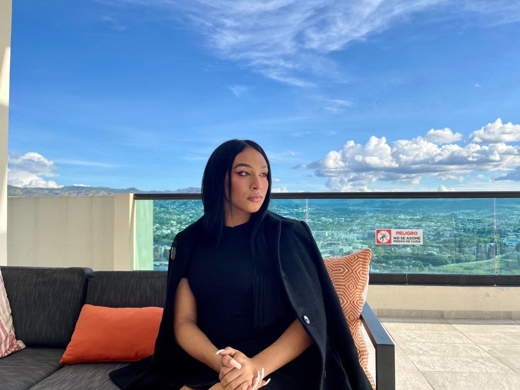 Amelian Zerón, nacida en Tegucigalpa, sueña con ser periodista. Foto: Amílcar Cárcamo