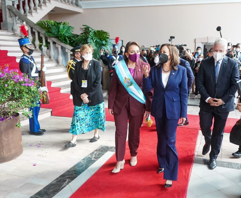 La presidente Xiomara Castro y Kamala Harris