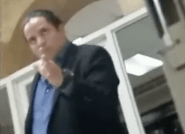 Leonel Alejandro Gómez Sánchez, gerente del Sanaa, se disculpó tras insultar a Estefany Núñez, quien horas después de publicar el video anunció que la removieron de su cargo