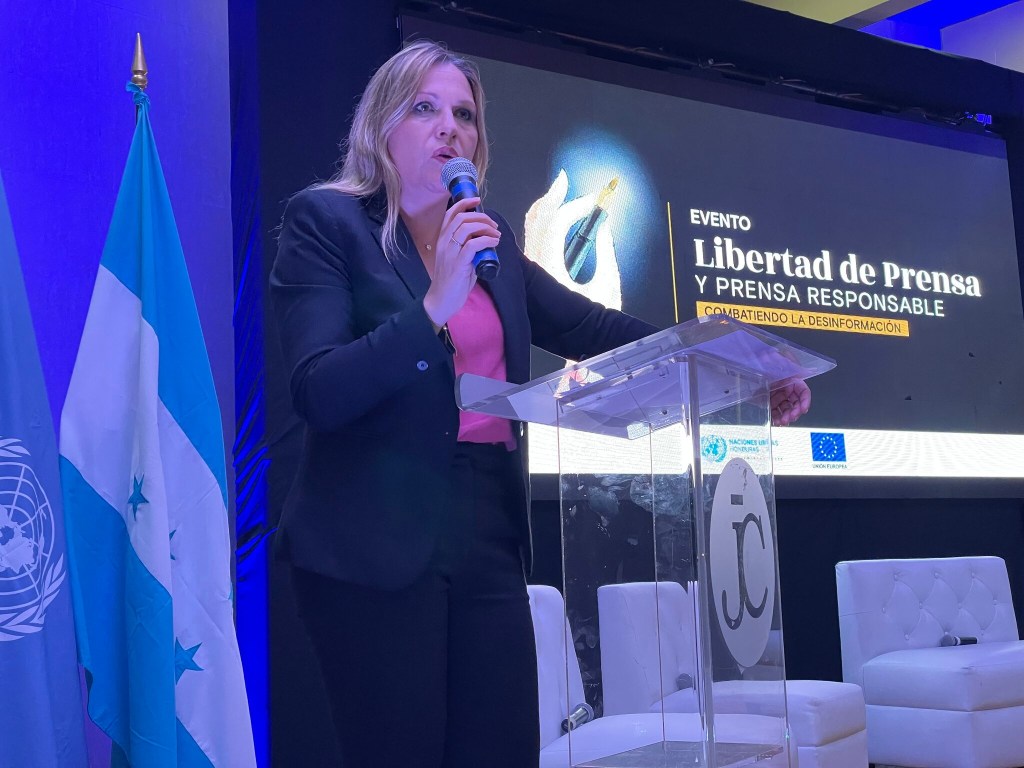 Isabel Albaladejo en un evento de la ONU en Honduras.