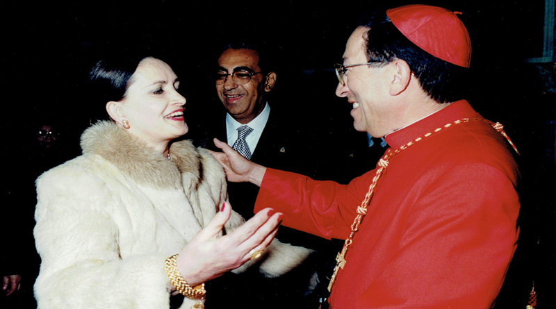 El Cardenal Oscar Rodríguez Maradiaga fue uno de los amigos más cercanos de Martha Alegría Reichmann, autora del libro en español «Traiciones Sagradas».